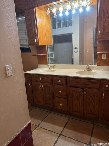 416 Buckingham Ave, San Antonio, TX 78210