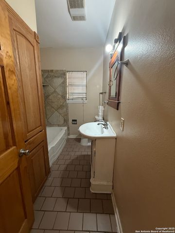 416 Buckingham Ave, San Antonio, TX 78210