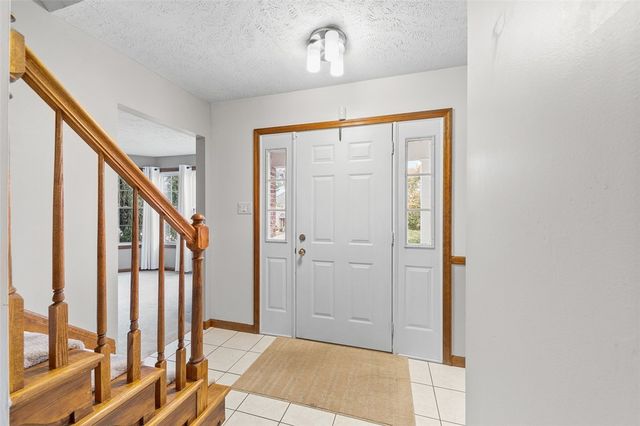 2420 Bonnie Dell Drive, South Park, PA 15129