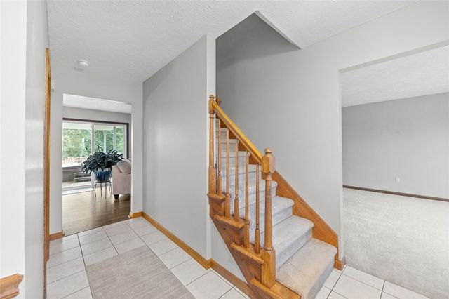 2420 Bonnie Dell Drive, South Park, PA 15129