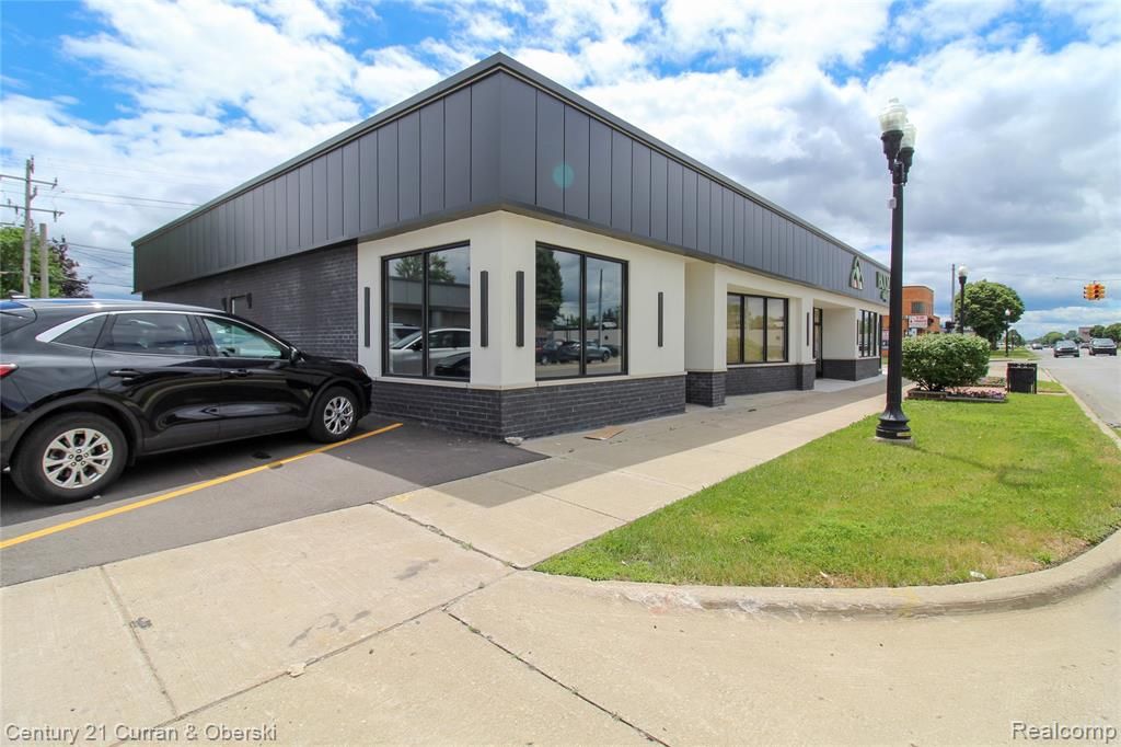24435 W Warren Street, Dearborn Heights, MI 48127