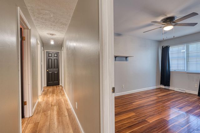 5071 W Sherwood Drive, Newburgh, IN 47630