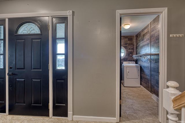 5071 W Sherwood Drive, Newburgh, IN 47630