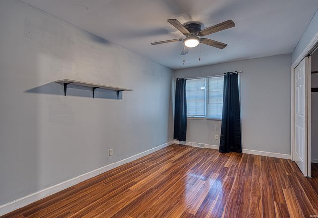 5071 W Sherwood Drive, Newburgh, IN 47630
