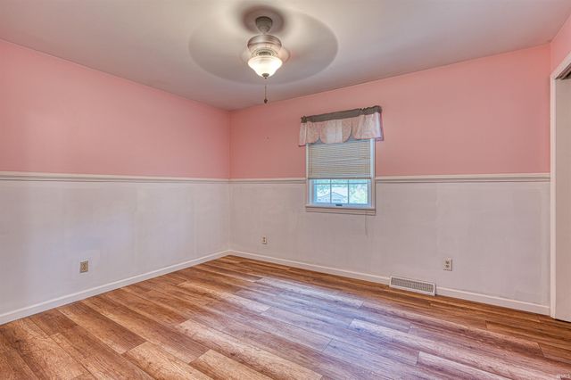 5071 W Sherwood Drive, Newburgh, IN 47630