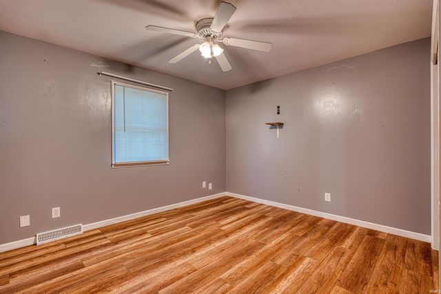 5071 W Sherwood Drive, Newburgh, IN 47630