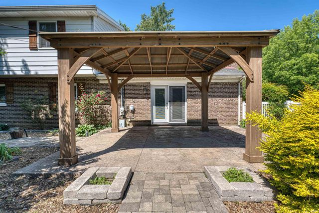 5071 W Sherwood Drive, Newburgh, IN 47630