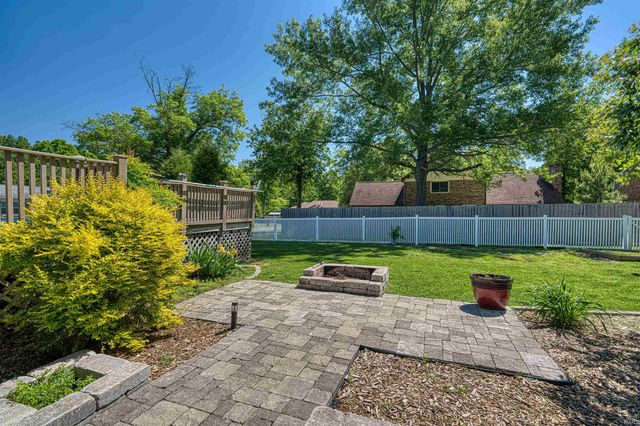 5071 W Sherwood Drive, Newburgh, IN 47630