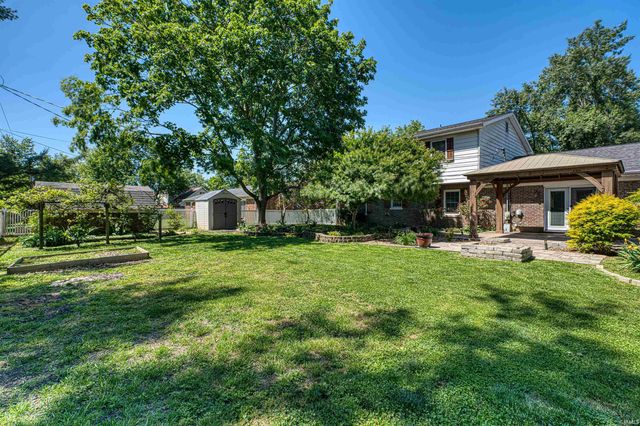 5071 W Sherwood Drive, Newburgh, IN 47630