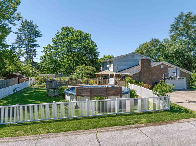 5071 W Sherwood Drive, Newburgh, IN 47630