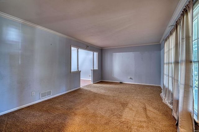 5071 W Sherwood Drive, Newburgh, IN 47630
