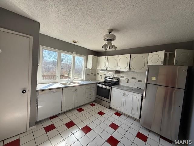 1653 Award Drive, Ballwin, MO 63021