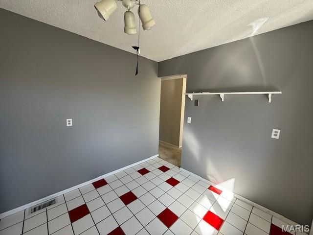 1653 Award Drive, Ballwin, MO 63021