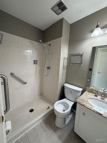 1653 Award Drive, Ballwin, MO 63021