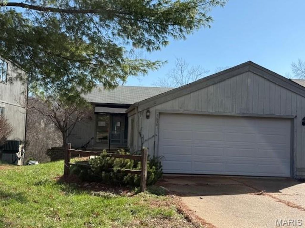 1653 Award Drive, Ballwin, MO 63021