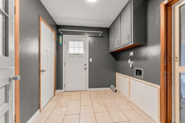 1922 E Meadow Drive, Springfield, MO 65804