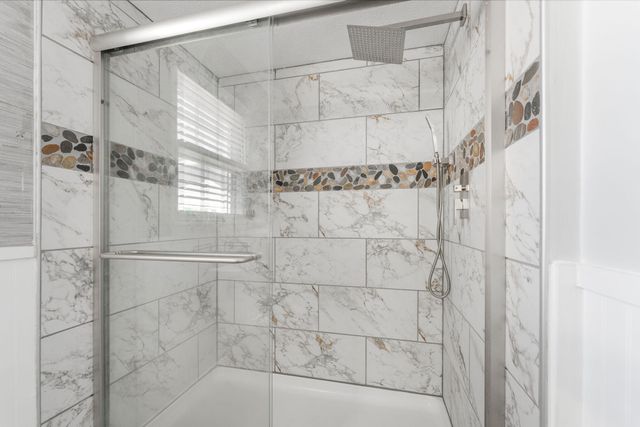 1922 E Meadow Drive, Springfield, MO 65804