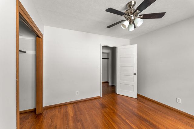 1922 E Meadow Drive, Springfield, MO 65804