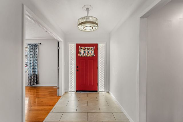 1922 E Meadow Drive, Springfield, MO 65804