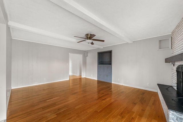 1922 E Meadow Drive, Springfield, MO 65804