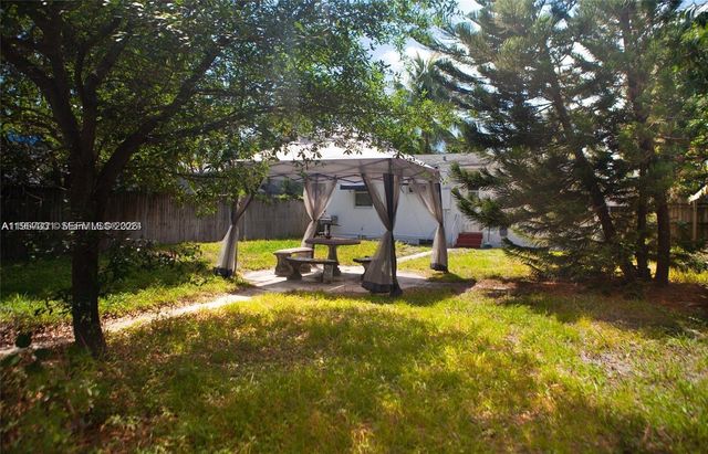 1821 Harding St, Hollywood, FL 33020