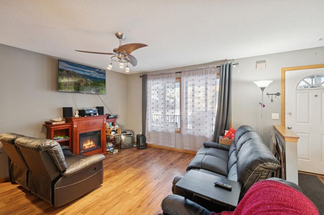 38509 8th Avenue, North Branch, MN 55056