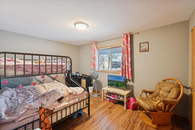 38509 8th Avenue, North Branch, MN 55056