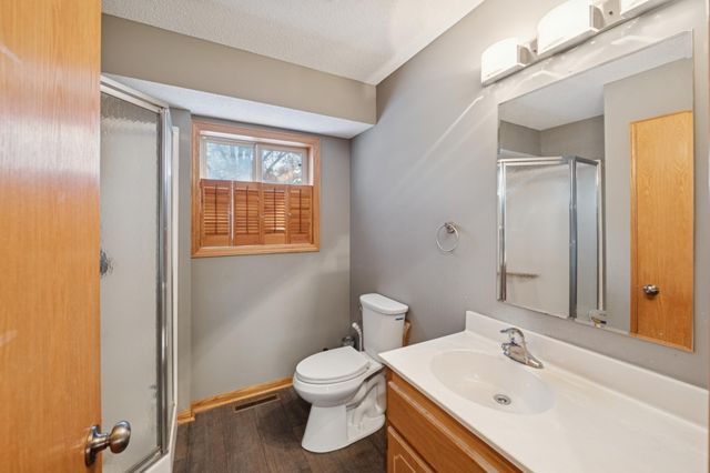 38509 8th Avenue, North Branch, MN 55056