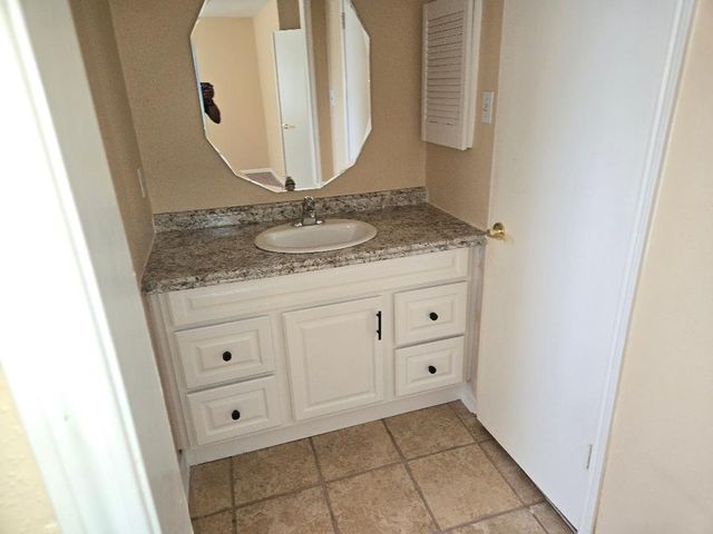 7911 Southmeadow Drive, Houston, TX 77071