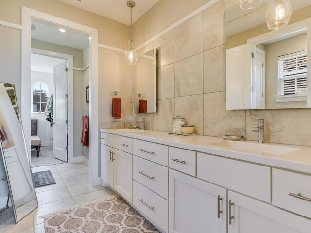 219 Honey Creek CT 10, Austin, TX 78738