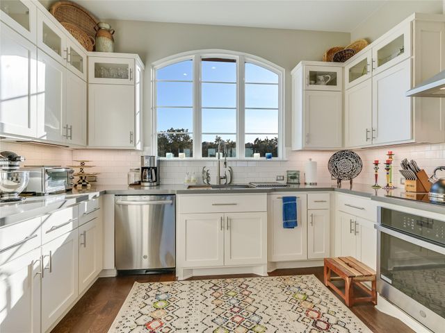 219 Honey Creek CT 10, Austin, TX 78738