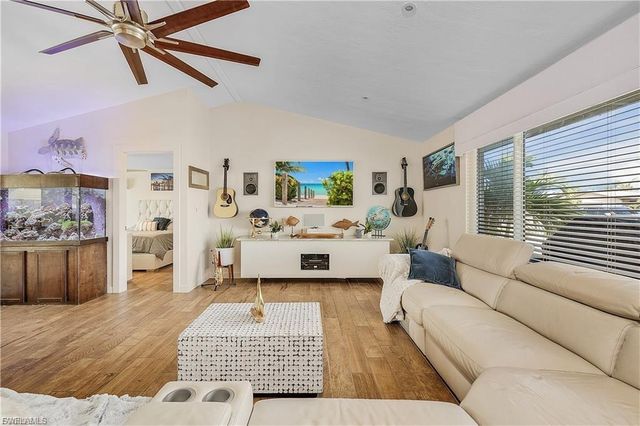 134 SW 53rd TER, Cape Coral, FL 33914