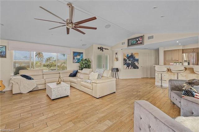 134 SW 53rd TER, Cape Coral, FL 33914