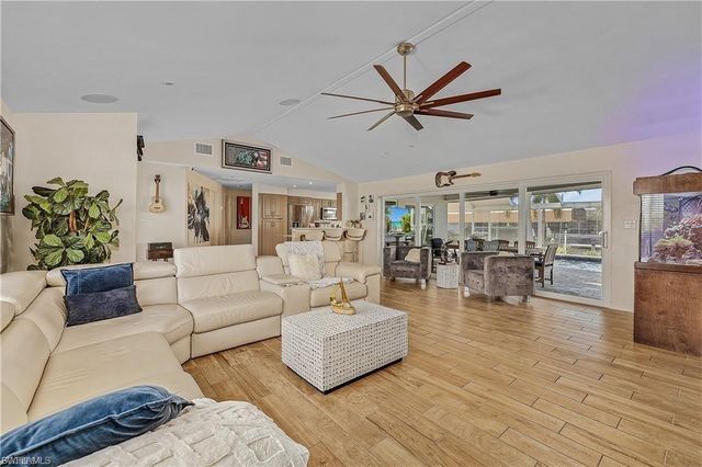 134 SW 53rd TER, Cape Coral, FL 33914