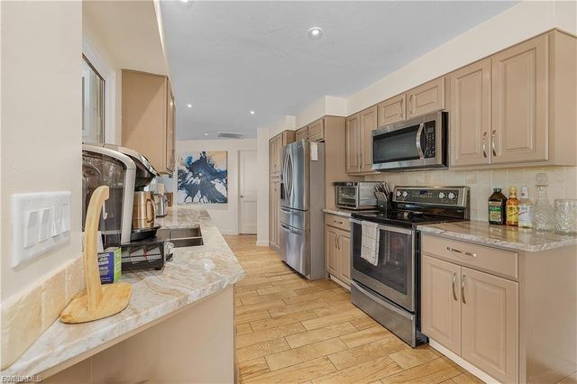 134 SW 53rd TER, Cape Coral, FL 33914