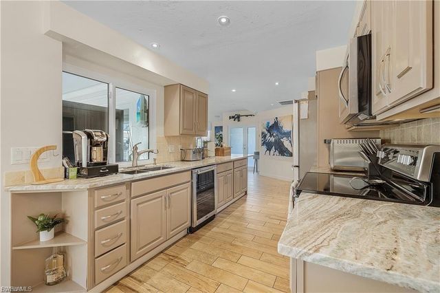 134 SW 53rd TER, Cape Coral, FL 33914