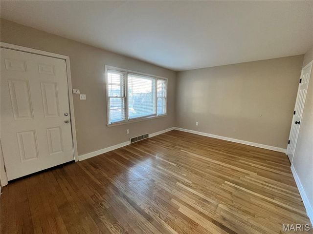 1456 Fairmeadows Lane, St Louis, MO 63138