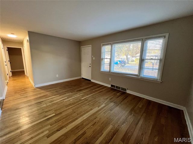 1456 Fairmeadows Lane, St Louis, MO 63138