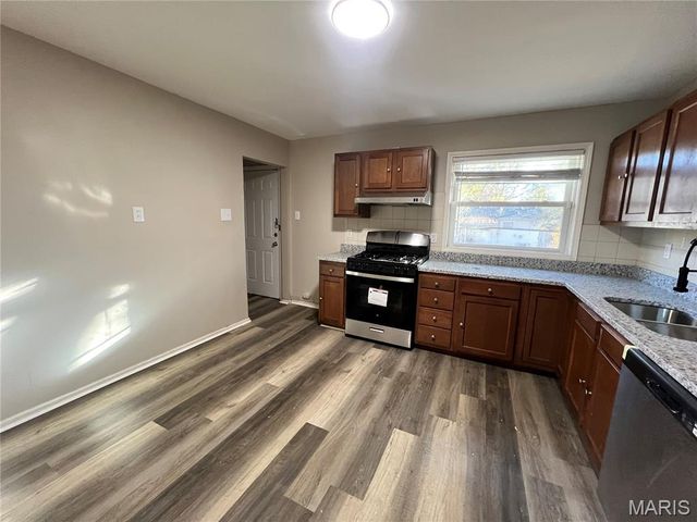 1456 Fairmeadows Lane, St Louis, MO 63138