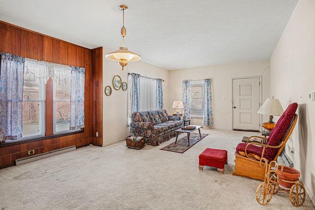 106 S Lincoln Street, White Pigeon Vllg, MI 49099