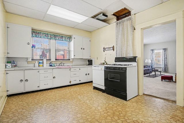 106 S Lincoln Street, White Pigeon Vllg, MI 49099