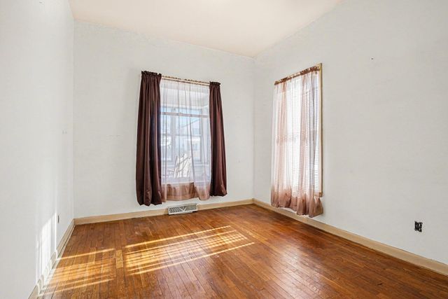 106 S Lincoln Street, White Pigeon Vllg, MI 49099