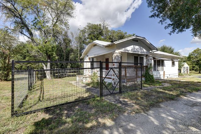 1292 N Business 35, New Braunfels, TX 78130