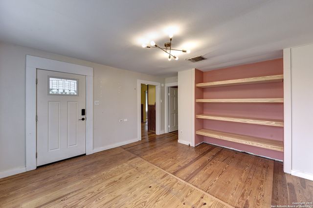 1292 N Business 35, New Braunfels, TX 78130