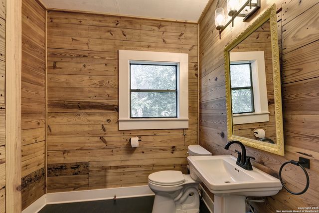 1292 N Business 35, New Braunfels, TX 78130