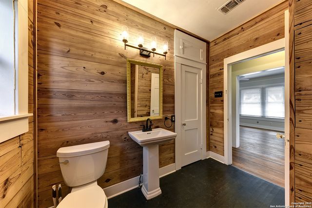 1292 N Business 35, New Braunfels, TX 78130