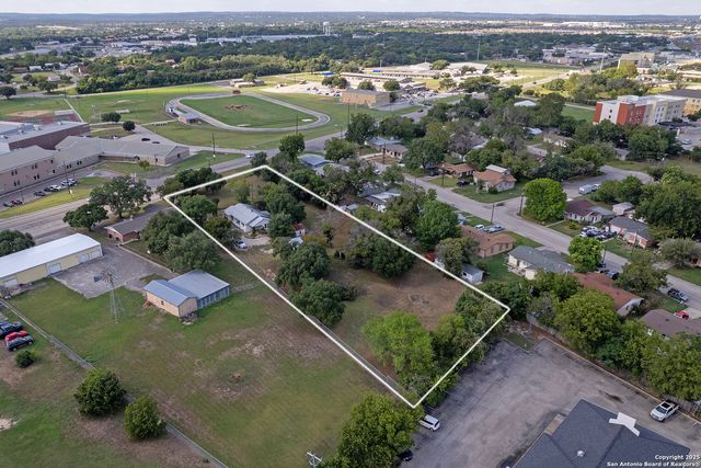 1292 N Business 35, New Braunfels, TX 78130