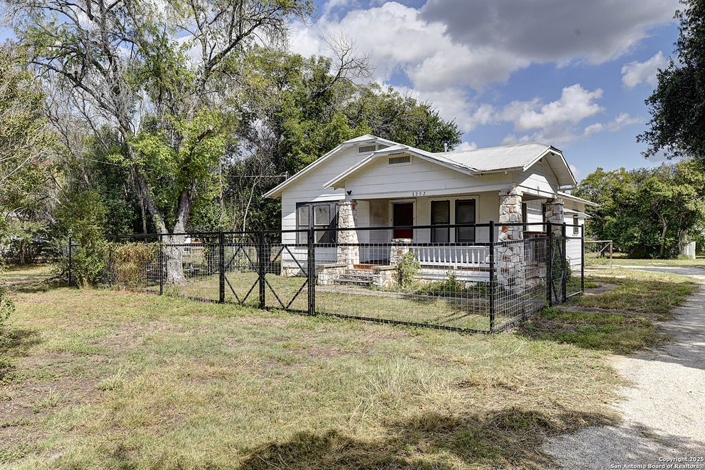 1292 N Business 35, New Braunfels, TX 78130