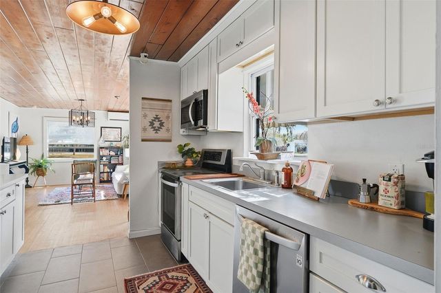 995 NASH AVENUE, Nokomis, FL 34275