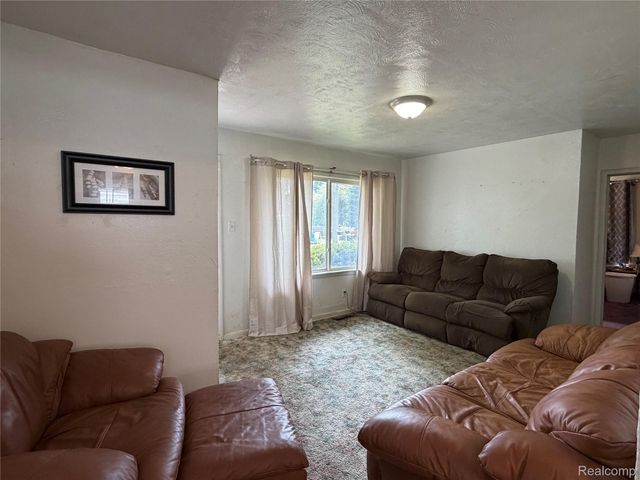 2065 Brady Avenue, Burton, MI 48529